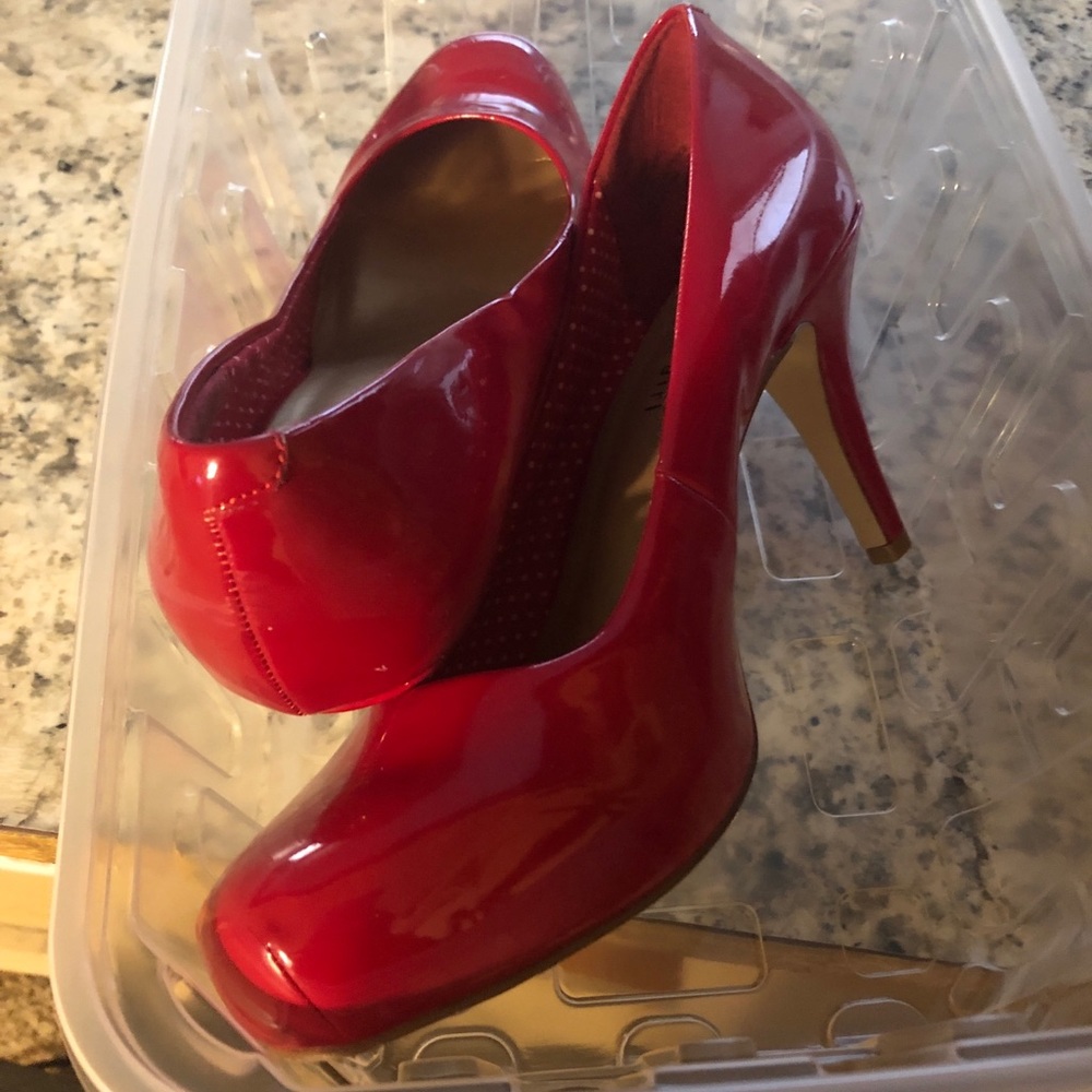 Red madden girl pumps